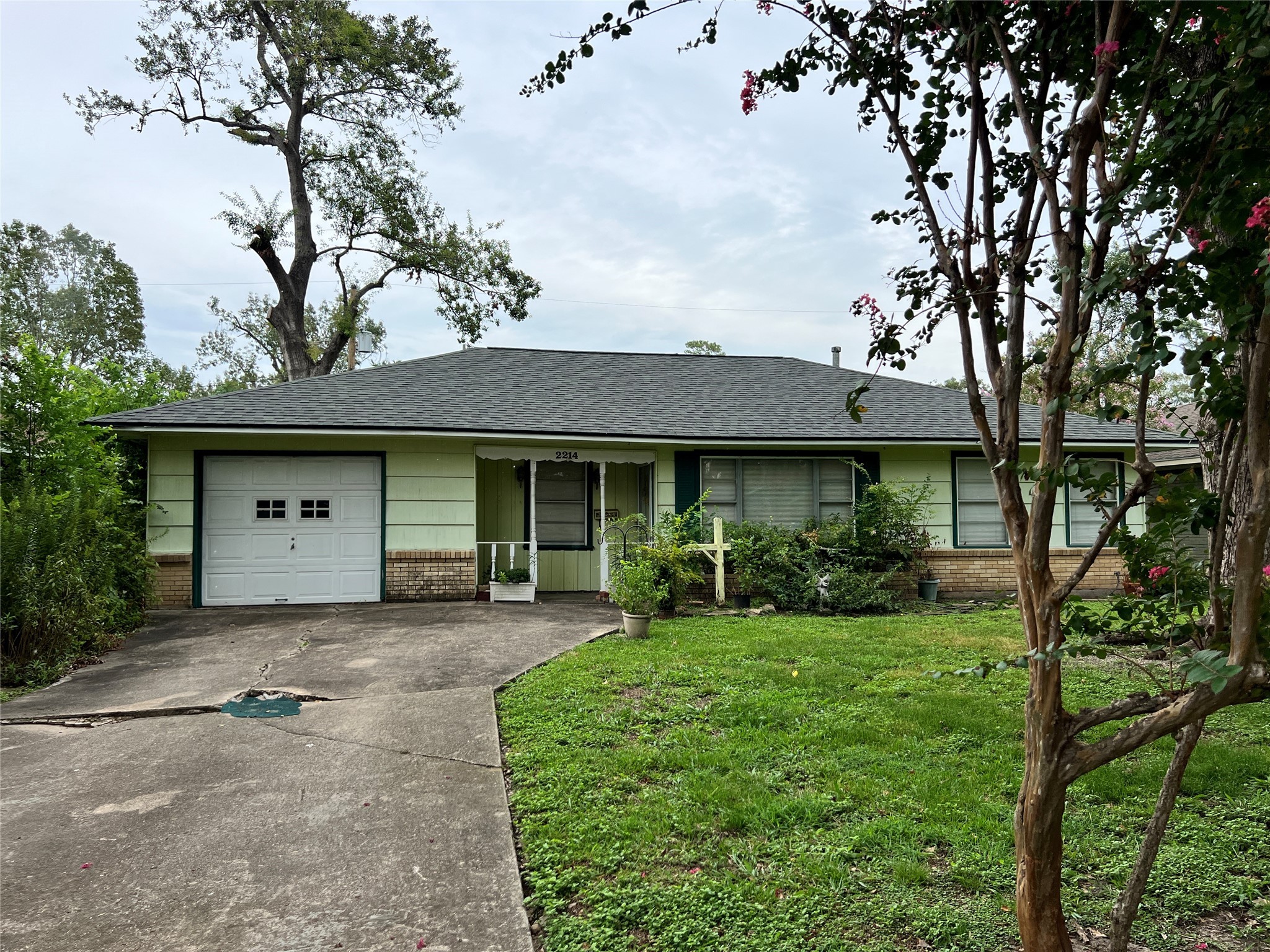 2214 Chantilly Lane Houston TX 77018