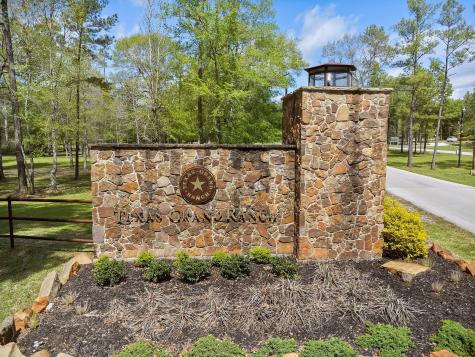 68-23-7 Sky Oak Lane Huntsville TX 77340