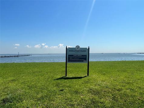 0 Bay Oaks La Porte TX 77571