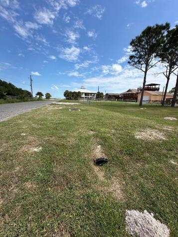 207 W Taylor Avenue Port O Connor TX 77982
