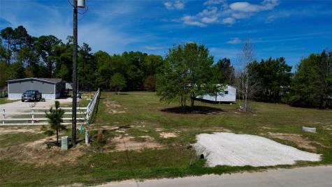 1202 County Road 5035 Cleveland TX 77327