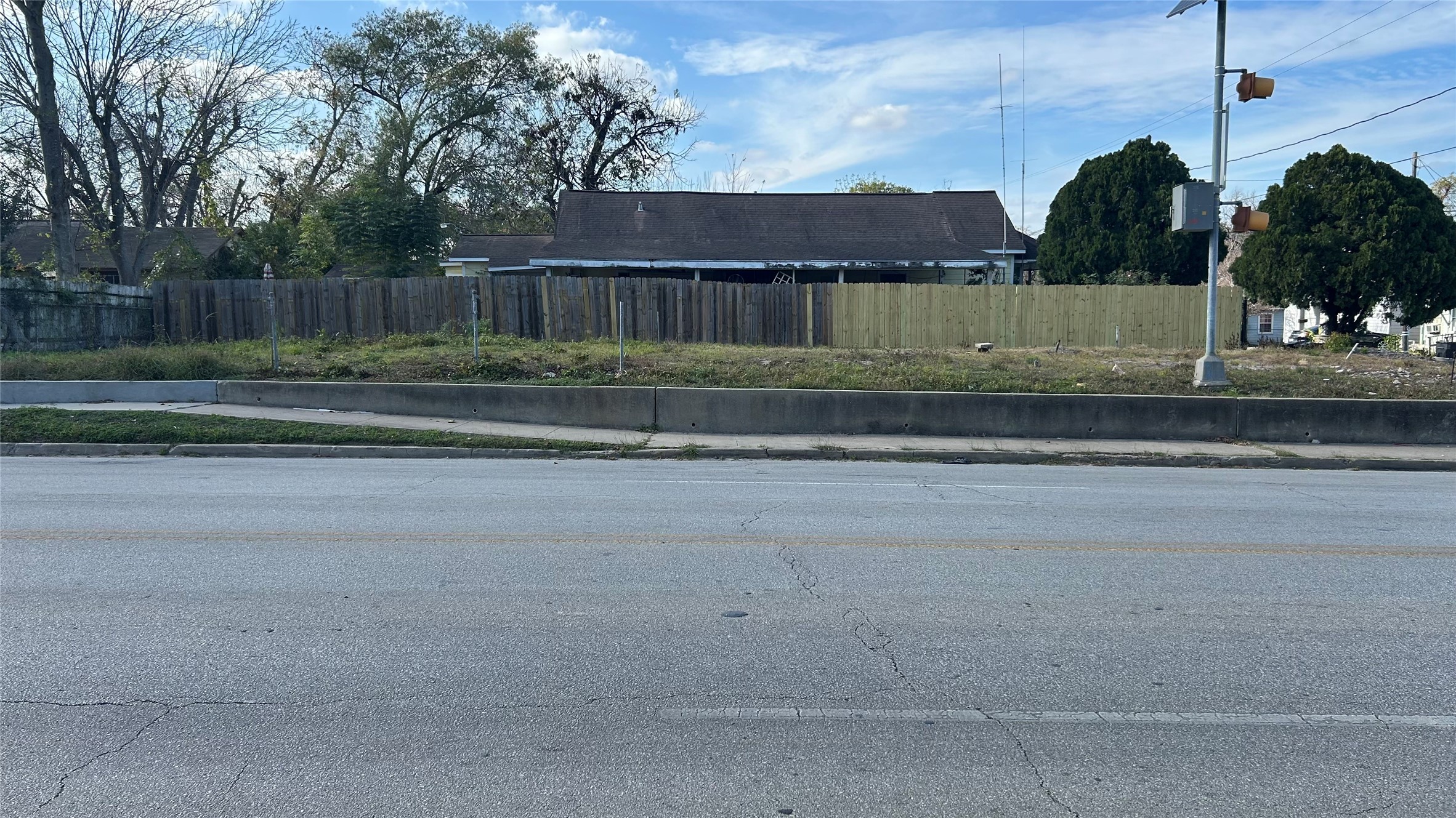 911 & 913 75th Street Houston TX 77011