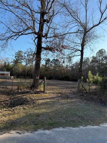 1621 County Road 308 Cleveland TX 77327