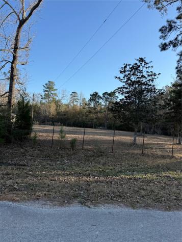 1621 County Road 308 Cleveland TX 77327