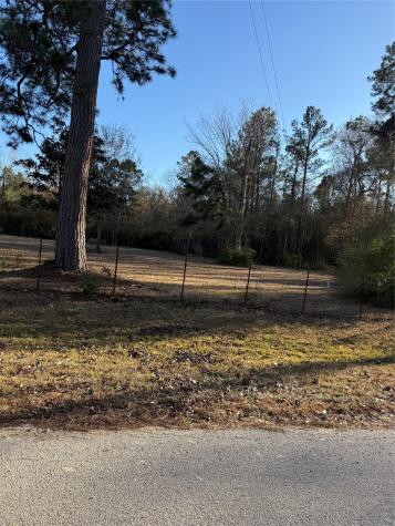 1621 County Road 308 Cleveland TX 77327