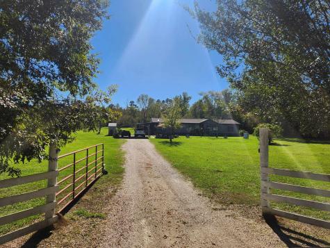 274 County Road 2131 Cleveland TX 77327