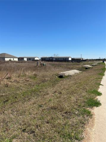 1277 Road 5720 Cleveland TX 77327