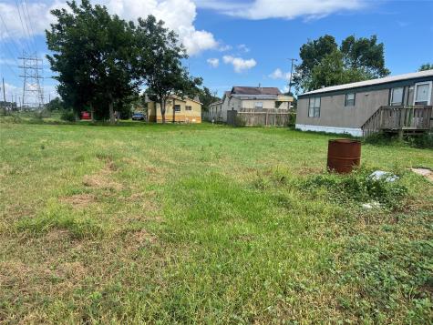 1100 Pine Street Baytown TX 77520