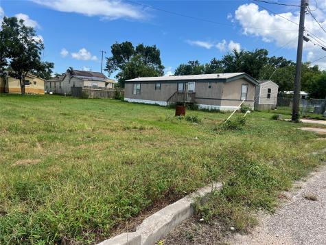 1100 Pine Street Baytown TX 77520