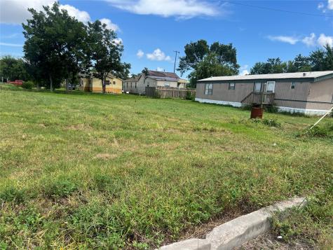 1100 Pine Street Baytown TX 77520