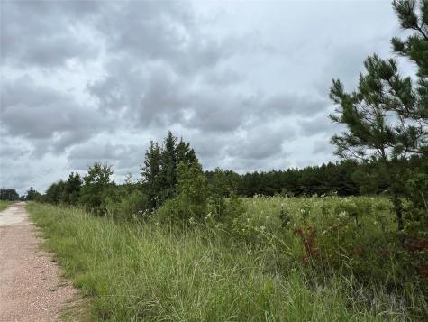 2 County Road 2204 Cleveland TX 77327
