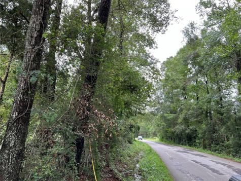 2 County Road 2204 Cleveland TX 77327