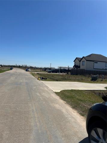 1243 Road 5720 Cleveland TX 77327