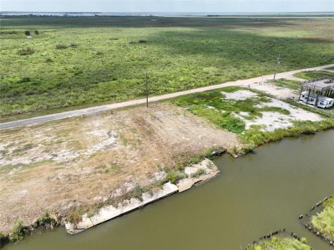 1120 Pennington Street Gilchrist TX 77617