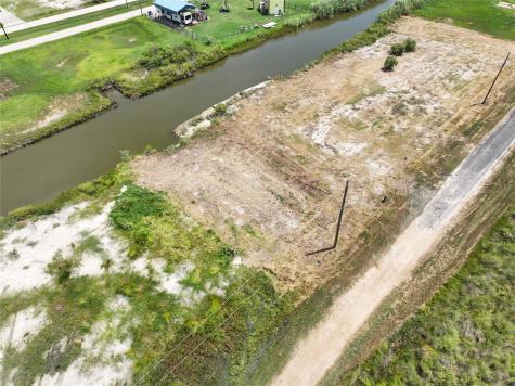 1120 Pennington Street Gilchrist TX 77617