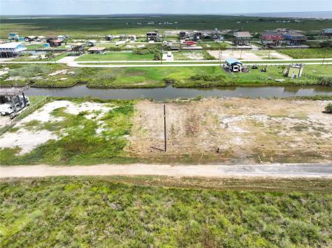 1120 Pennington Street Gilchrist TX 77617
