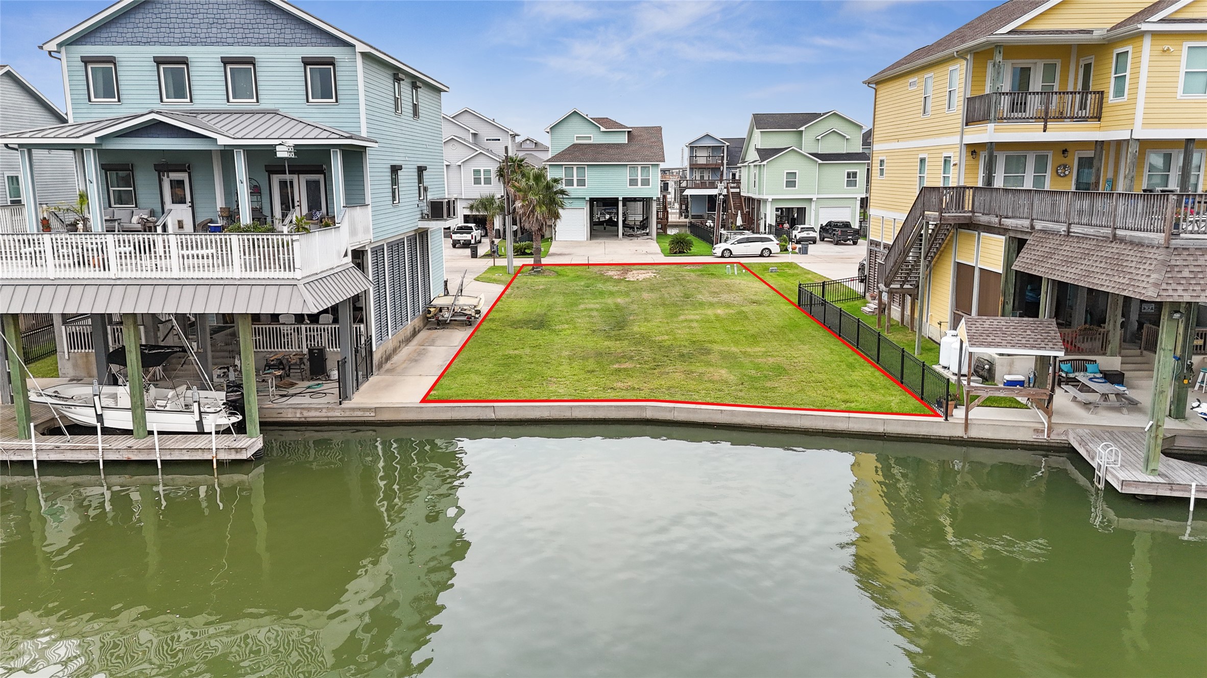 413 Amanda Circle Tiki Island TX 77554