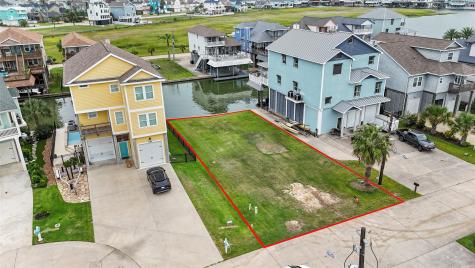 413 Amanda Circle Tiki Island TX 77554