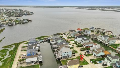 413 Amanda Circle Tiki Island TX 77554