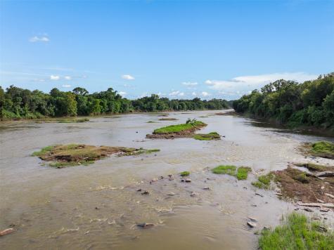 212 Ac Black Bridge Road Calvert TX 77837
