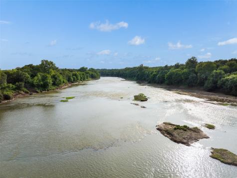 212 Ac Black Bridge Road Calvert TX 77837
