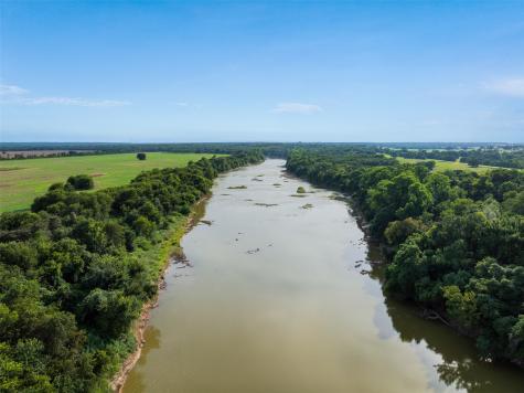 212 Ac Black Bridge Road Calvert TX 77837