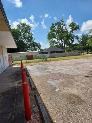 6738 W Montgomery Road Houston TX 77091