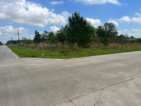 3548 Road 3548 Cleveland TX 77327