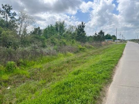 3548 Road 3548 Cleveland TX 77327