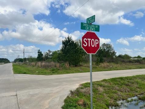 3548 Road 3548 Cleveland TX 77327