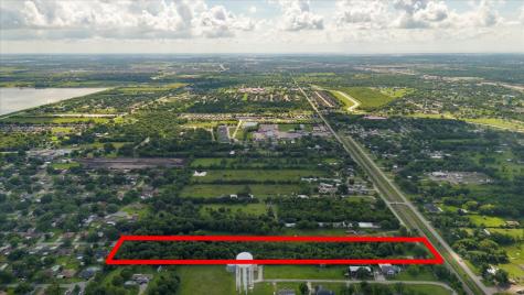 1102 N Battlebell Road Highlands TX 77562