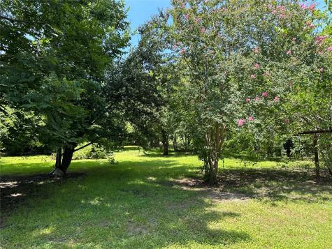 1102 N Battlebell Road Highlands TX 77562