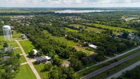 1102 N Battlebell Road Highlands TX 77562