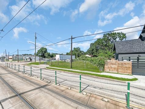 5510 Fulton Street Houston TX 77009