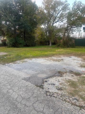 2220 Gladys Street Beaumont TX 77701