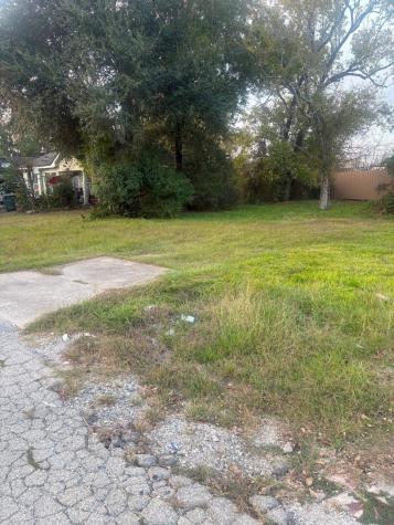 2220 Gladys Street Beaumont TX 77701