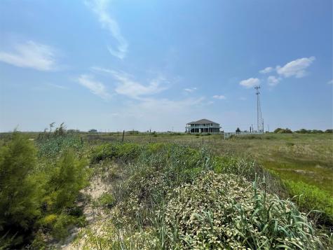 672 Highway 87 Gilchrist TX 77617