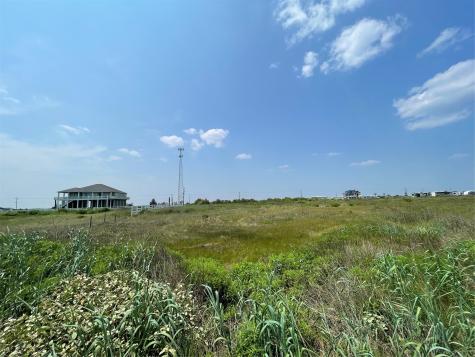 672 Highway 87 Gilchrist TX 77617