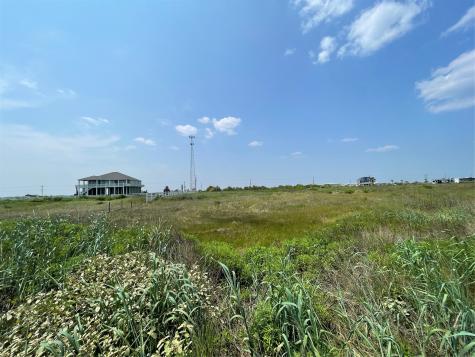 672 Highway 87 Gilchrist TX 77617
