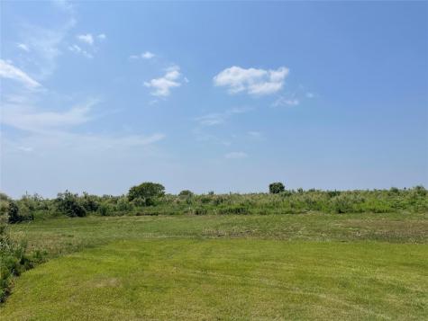672 Highway 87 Gilchrist TX 77617