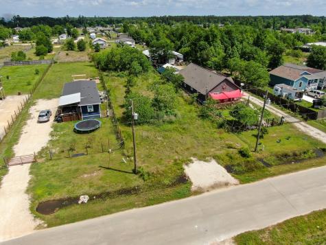 1407 County Road 3558 Cleveland TX 77327