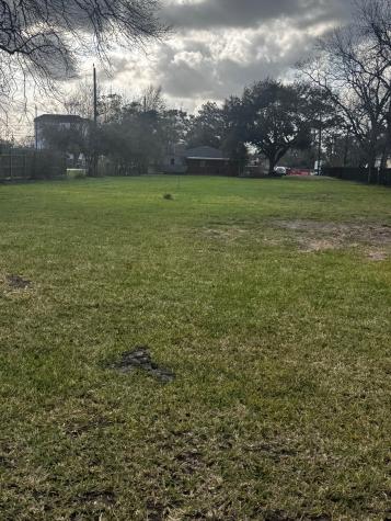 6533 Maybell Street Houston TX 77091