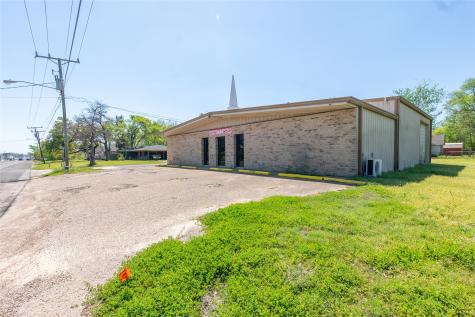 601 N May Street Madisonville TX 77864