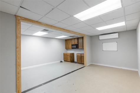 601 N May Street Madisonville TX 77864