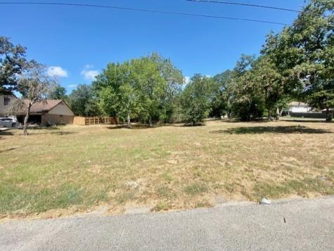 906 S Oak Street Bellville TX 77418