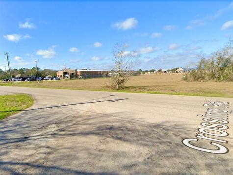 1 North Valderas Angleton TX 77515