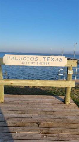 3313 Bay Point Drive Palacios TX 77465