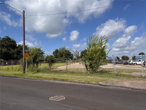 7151 Lawndale Street Houston TX 77023