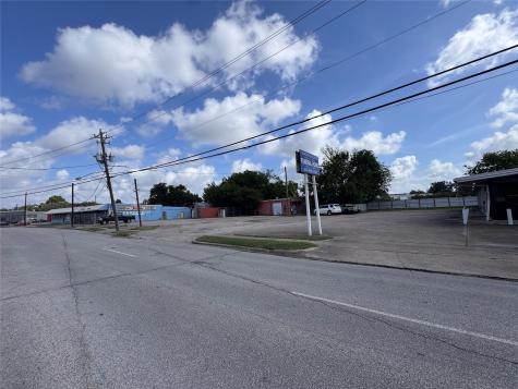 7151 Lawndale Street Houston TX 77023