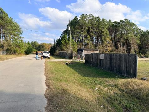 1578 County Road 3406 Cleveland TX 77327